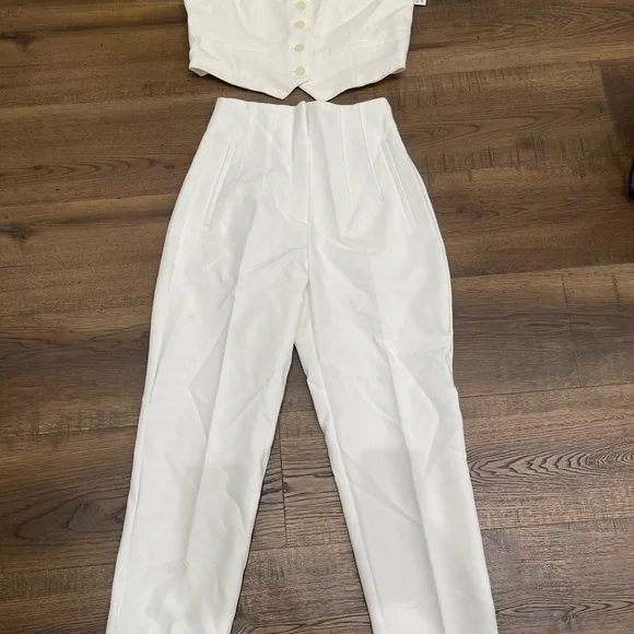 Zara Chic White Women's Pantsuit - Picture 4 of 4